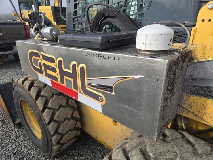 2019-gehl-v420-image-27
