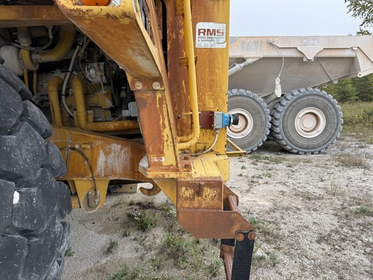 komatsu-hd465-5-image-37