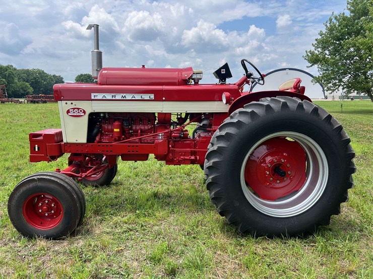 farmall-560-lp-image-2