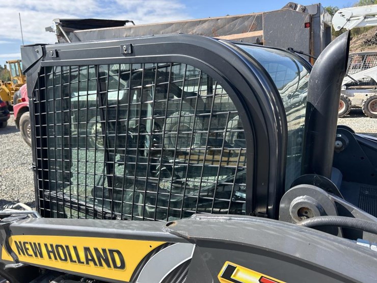 2022-new-holland-l320-image-37