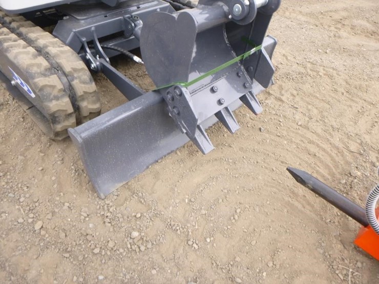 bttl-et15h-6-hydraulic-excavator-image-17