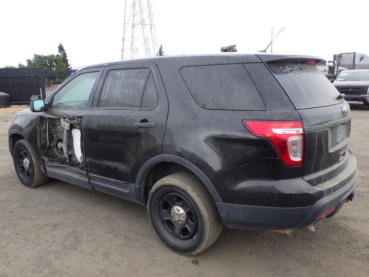 2015-ford-explorer-image-4