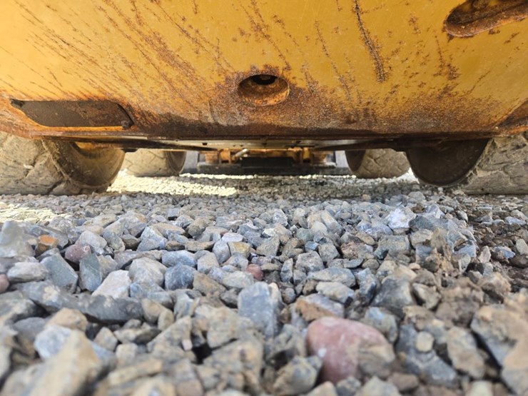 deere-324g-image-34
