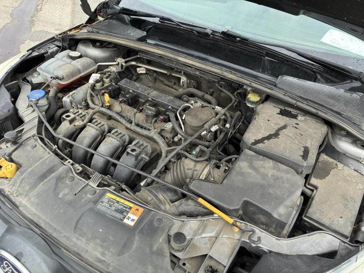 2014-ford-focus-sedan-image-6