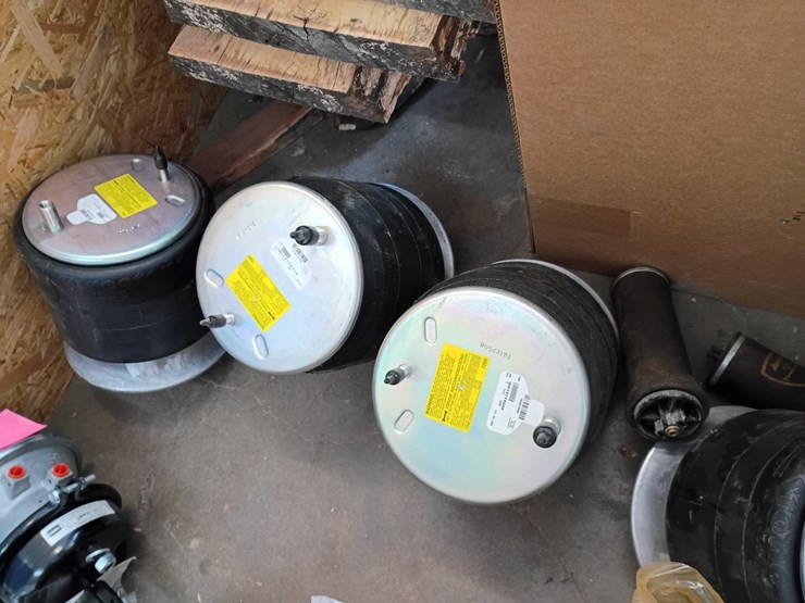 #21164-•-air-brakes-for-semi-image-1