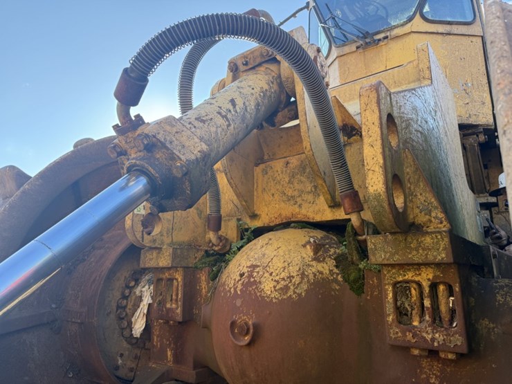 caterpillar-836-image-10