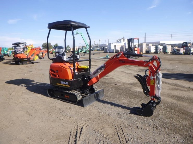 2025-tpm-16-hydraulic-excavator-image-2