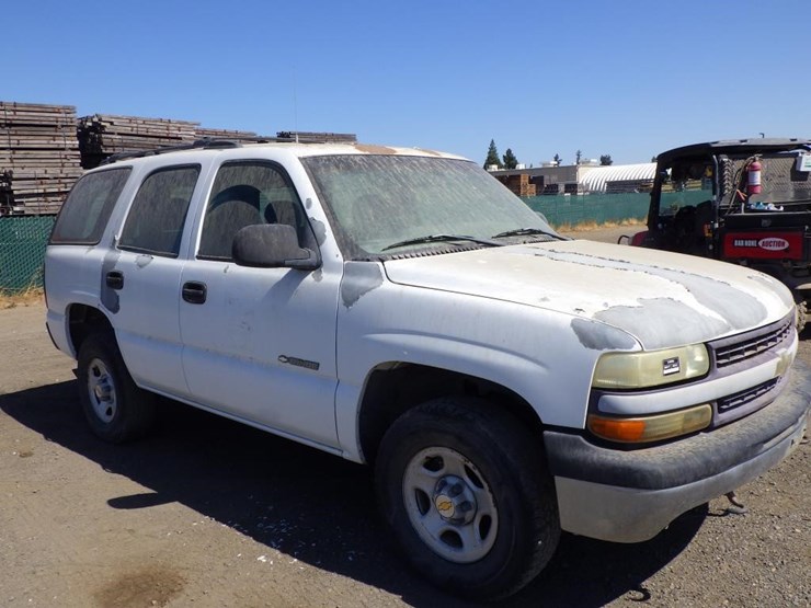 2002-chevrolet-tahoe-image-2