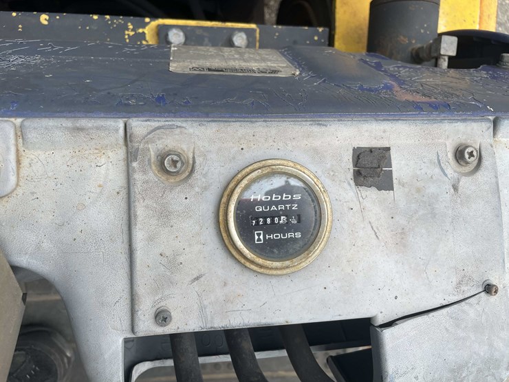 #1982-•-komatsu-forklift-(o4)-image-40