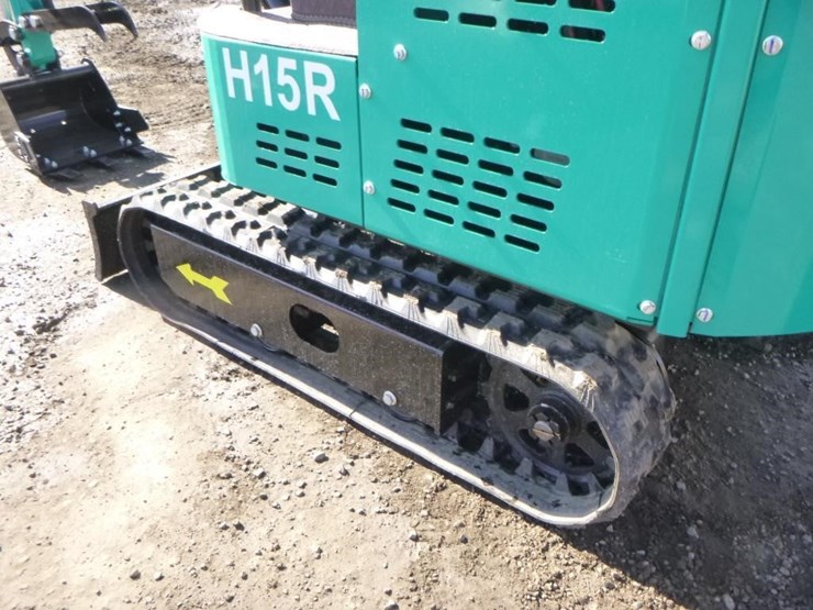 2025-agt-h15r-hydraulic-excavator-image-27