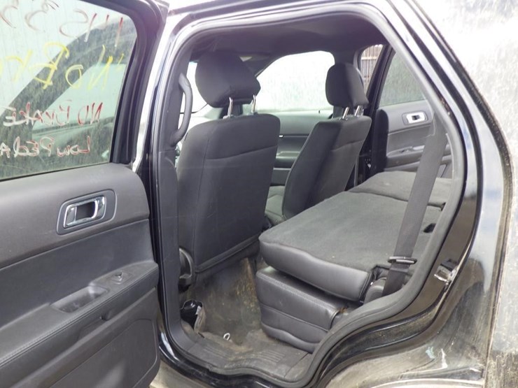 2015-ford-explorer-image-7
