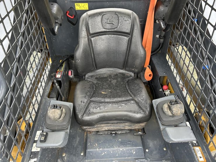 deere-318g-image-37