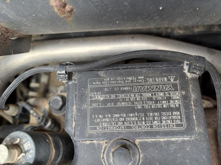 2019-deere-210l-image-49