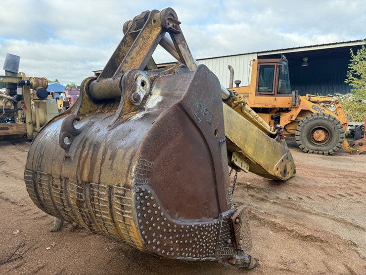 caterpillar-235-image-20