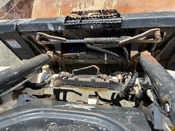 2022-bobcat-t62-image-7