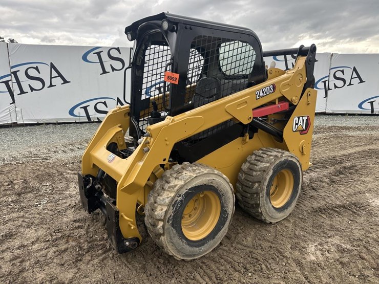 caterpillar-242d3-image-1