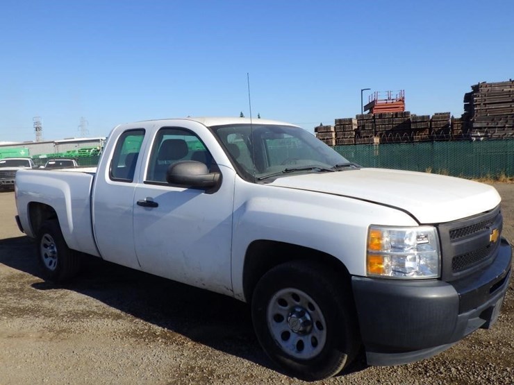 2013-chevrolet-1500-image-2