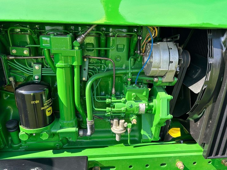 john-deere-4320-image-24