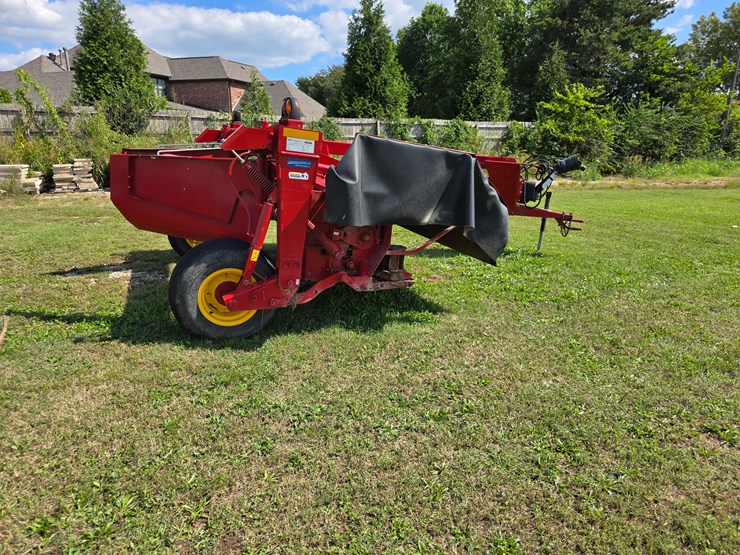 2023-new-holland-210-image-9
