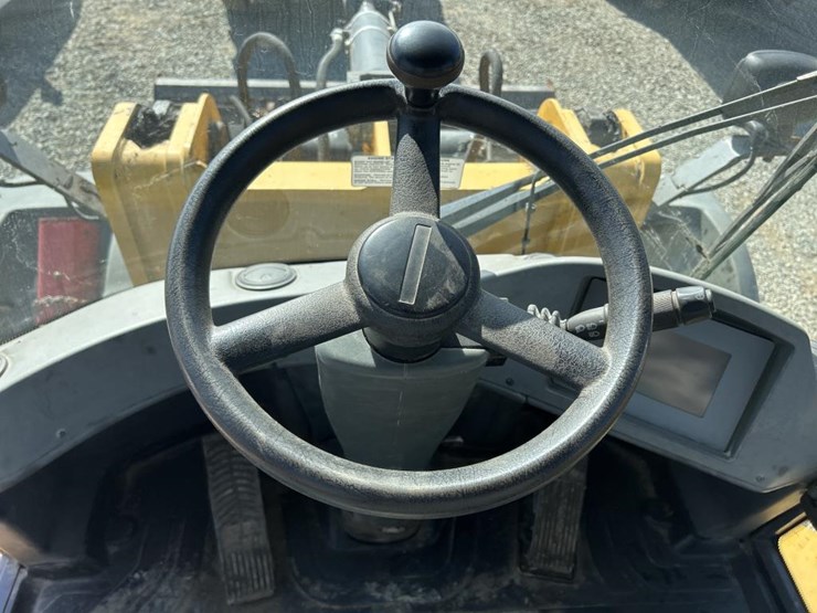2016-deere-344k-image-66