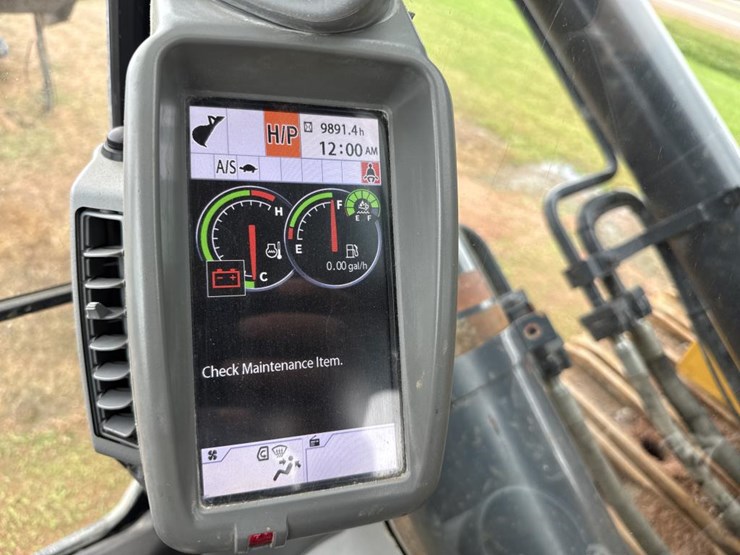 2020-deere-670g-lc-image-46