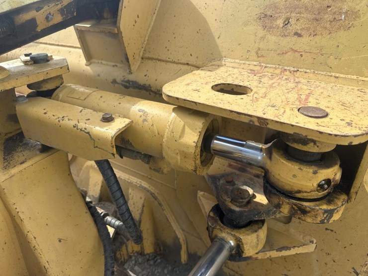 caterpillar-d4g-image-19