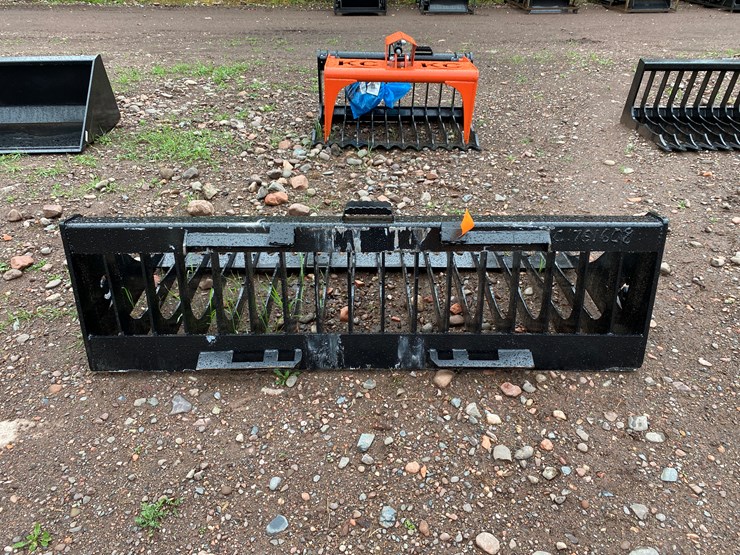 #8228-•-new-kc-76"-skid-steer-skeleton-bucket-image-3