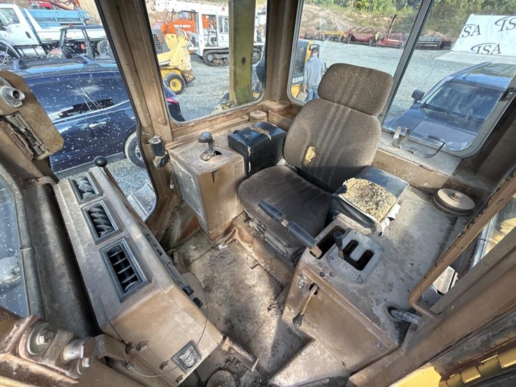 caterpillar-d4h-image-44