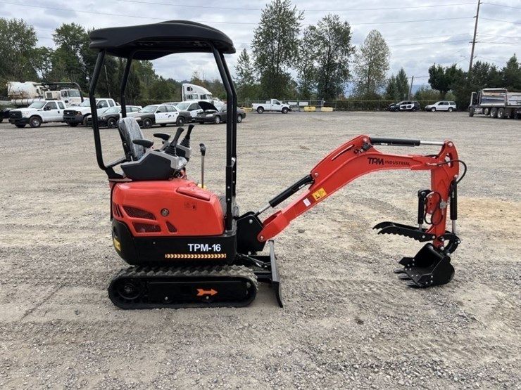 2025-tpm-16-mini-hydraulic-excavator-image-3
