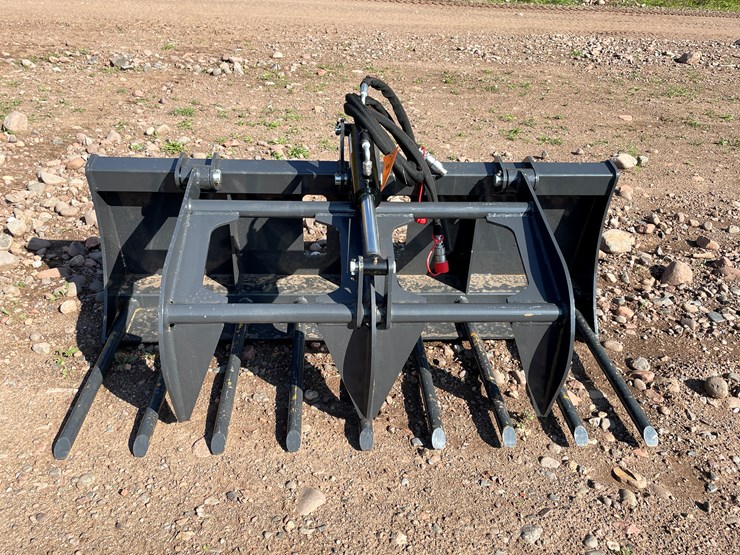 #8243-•-wolverine-compact-tractor-manure-fork-grapple-image-2
