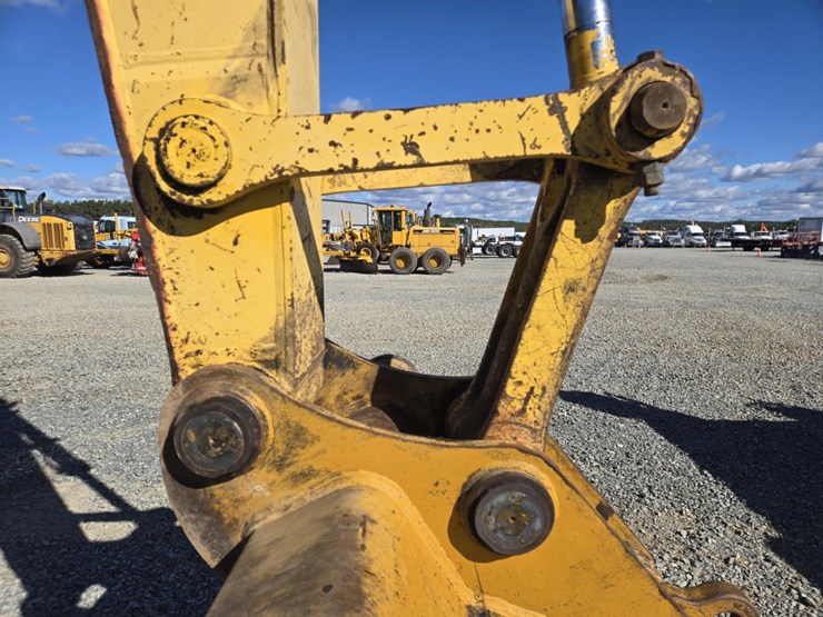 komatsu-pc210-lc-10-image-17
