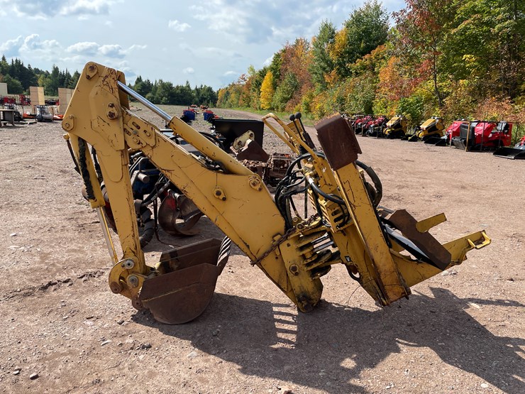 #8203-•-vermeer-b930-backhoe-attachment-image-3