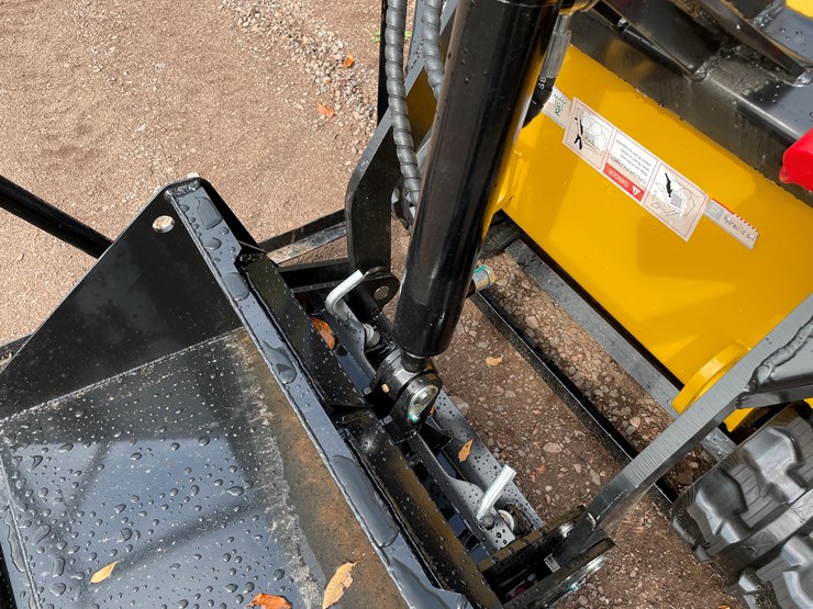 #8175-•-agt-compact-track-loader-image-12