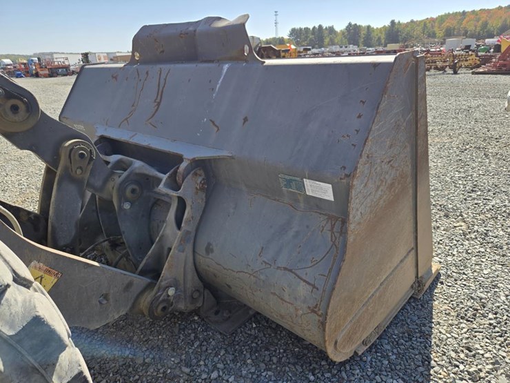 volvo-l120f-image-12