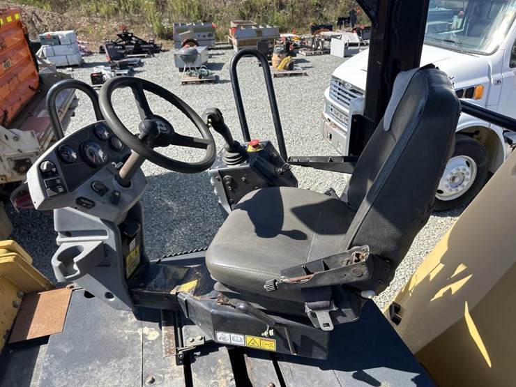 caterpillar-cb54-image-57