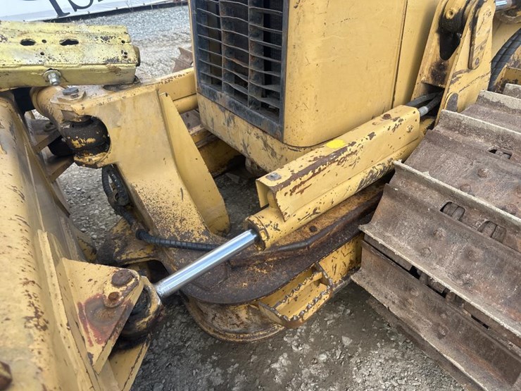 caterpillar-d4g-image-16