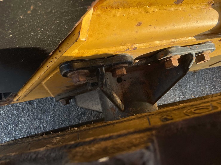 1980-new-holland-lx885-image-54