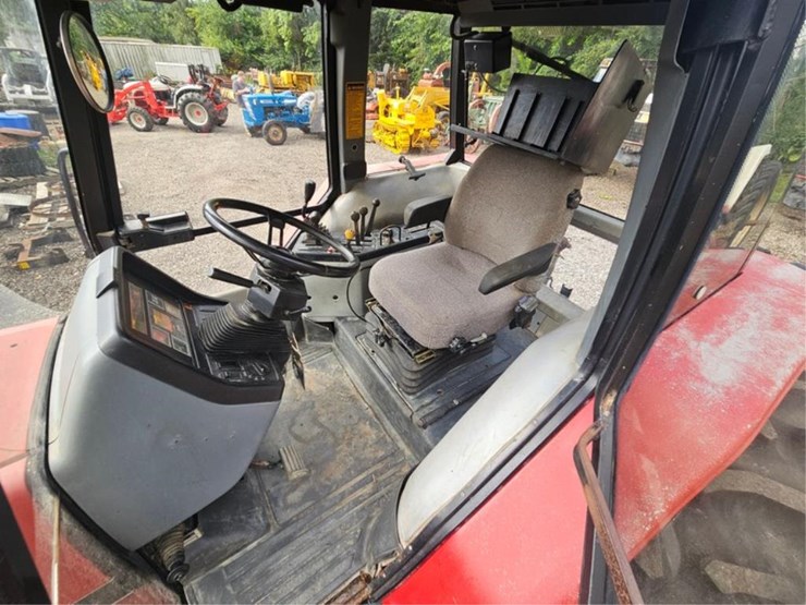 #2005-•-case-international-5140-tractor-image-17