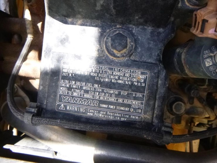 2021-deere-210l-image-38