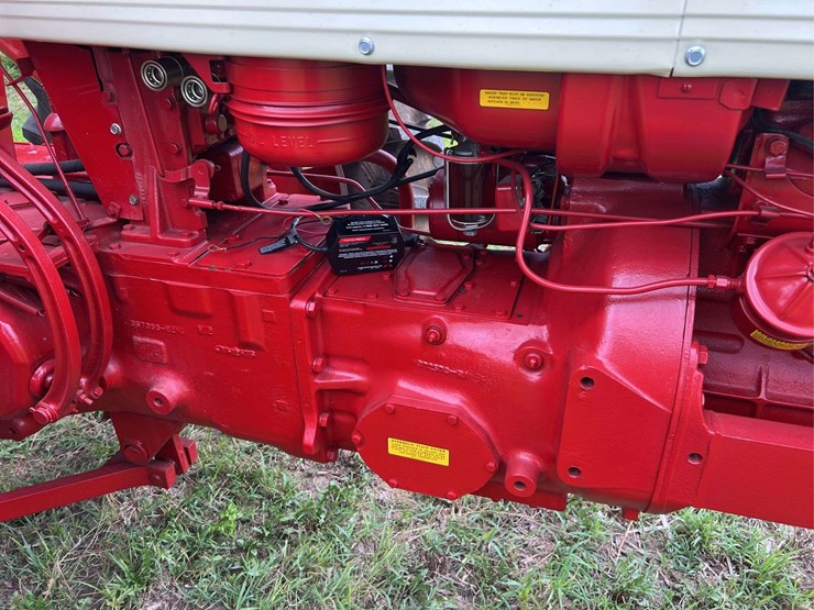 farmall-560-diesel-image-29