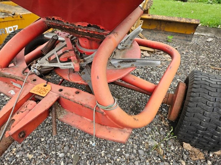 #2025-•-lely-towable-spreader-image-11
