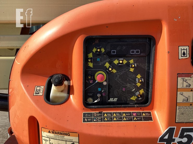 2010-jlg-450aj-image-9