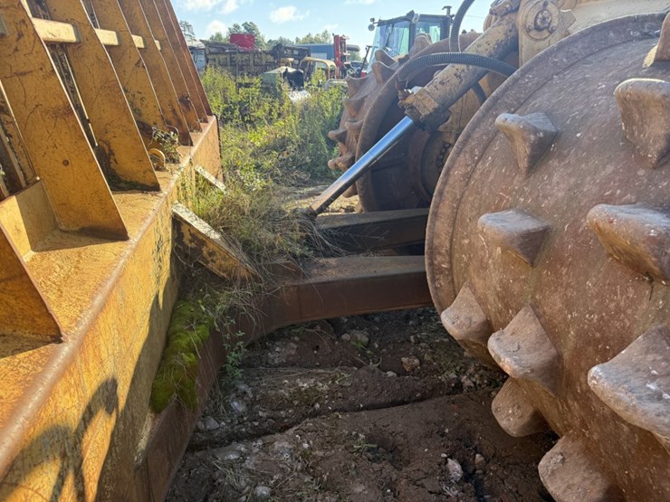 caterpillar-836-image-9