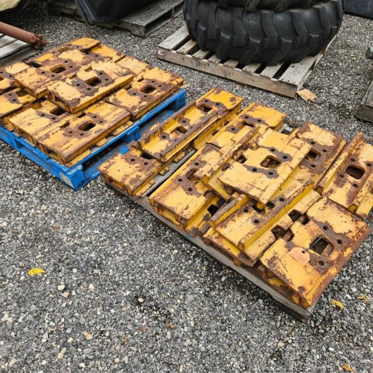#2094 • Steel Cat Track Pads