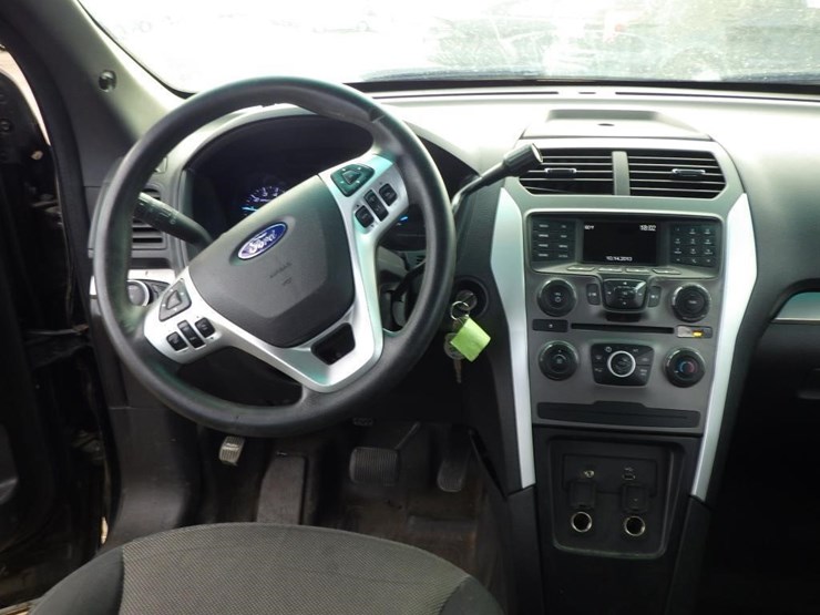 2014-ford-explorer-image-9