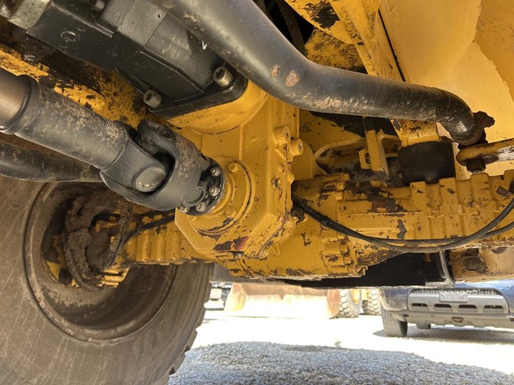 2016-deere-344k-image-40