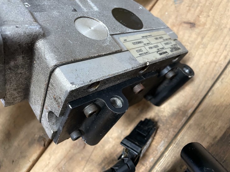 #5515-•-(2)-gear-reduction-pc-motor-(cw)-image-15