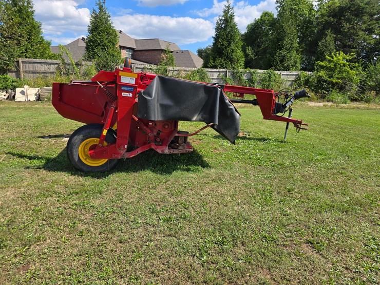2023-new-holland-210-image-7
