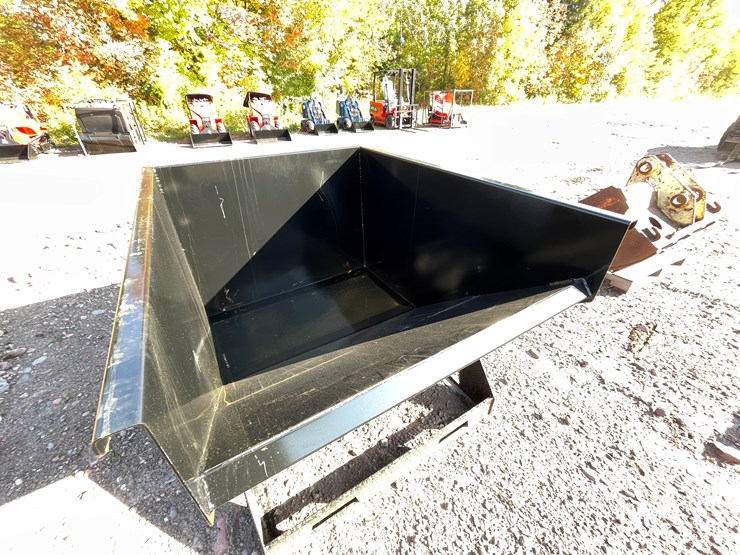 #8210-•-new-kc-skid-steer-trash-hopper-image-8