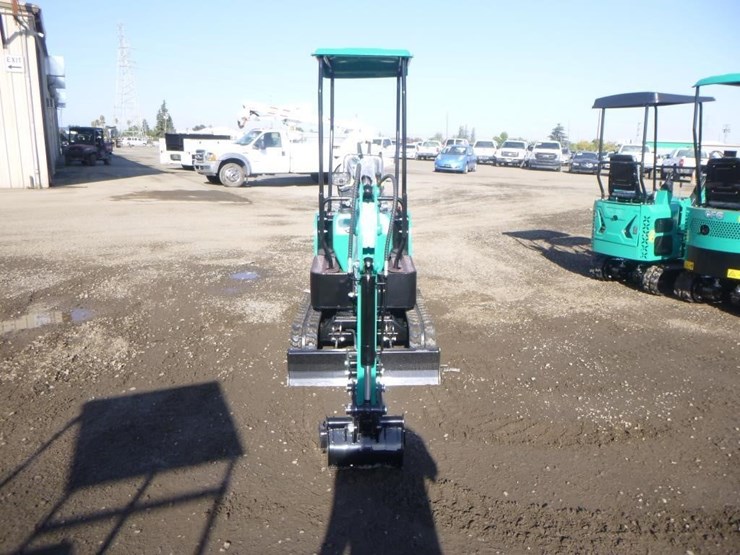 2025-agt-qh12r-hydraulic-excavator-image-6